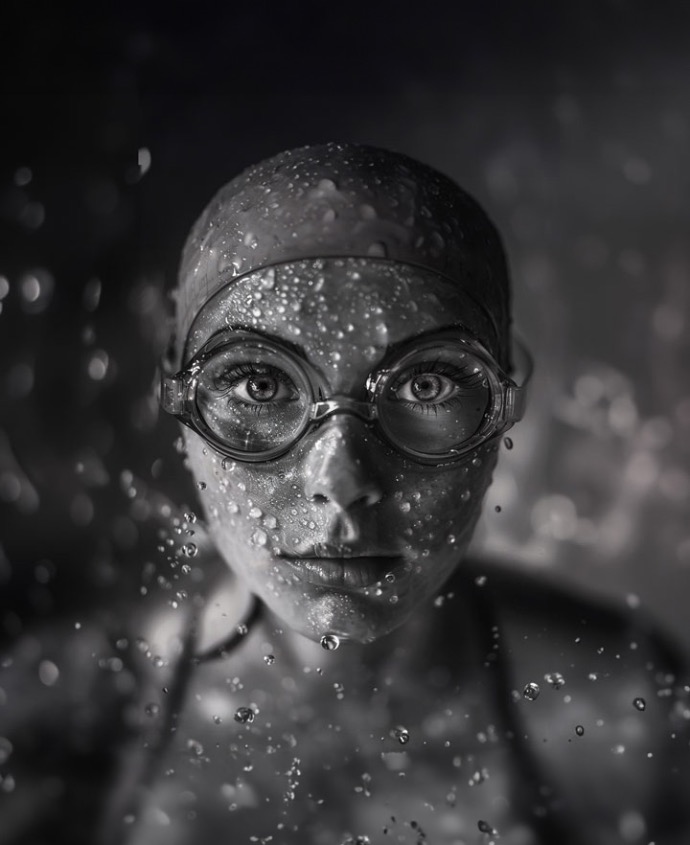 Nadadora con grafito